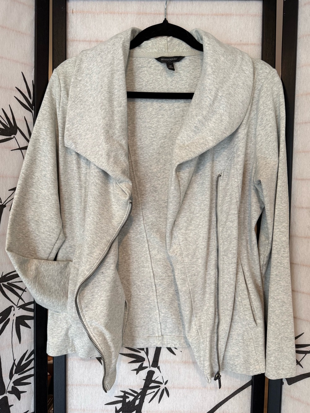 🩶✨Banana Republic Zip-Up with Shawl Collar✨🩶